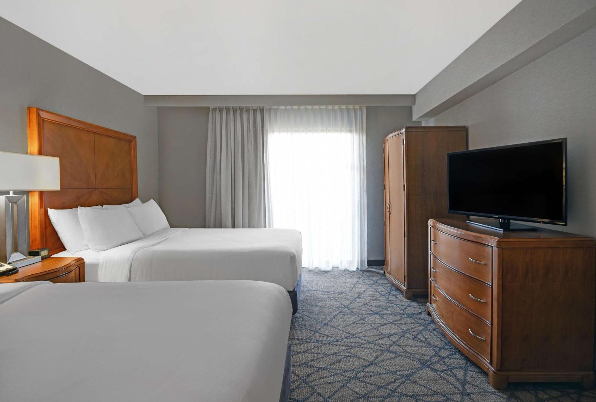 Embassy Suites By Hilton Detroit - Livonia/Novi Экстерьер фото