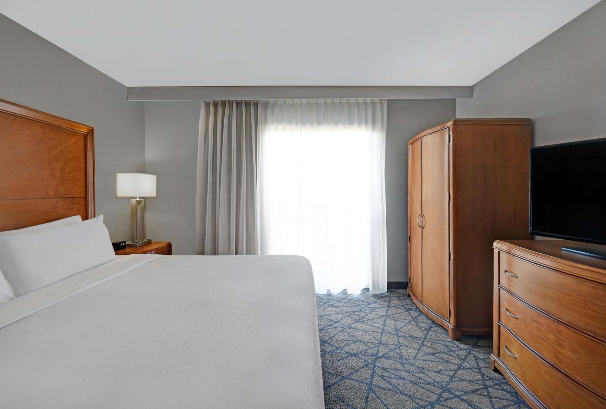 Embassy Suites By Hilton Detroit - Livonia/Novi Экстерьер фото