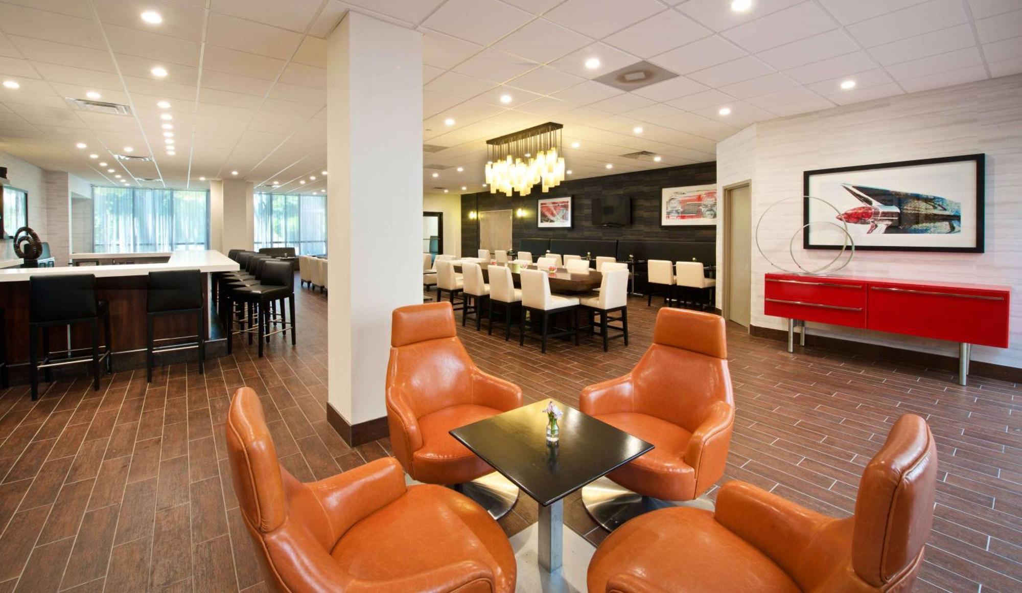 Embassy Suites By Hilton Detroit - Livonia/Novi Экстерьер фото