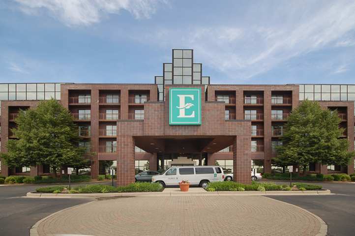 Embassy Suites By Hilton Detroit - Livonia/Novi Экстерьер фото