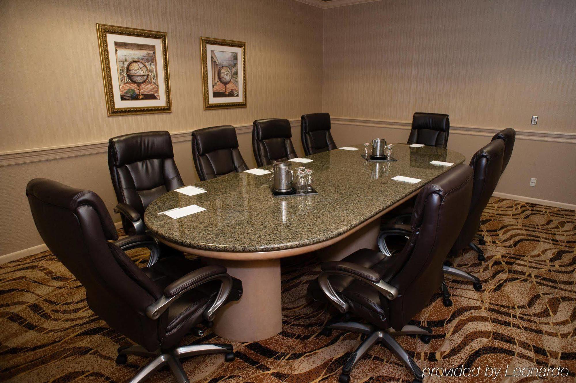 Embassy Suites By Hilton Detroit - Livonia/Novi Экстерьер фото